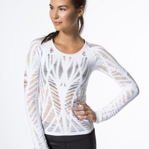 ALO YOGA white Wanderer top Small